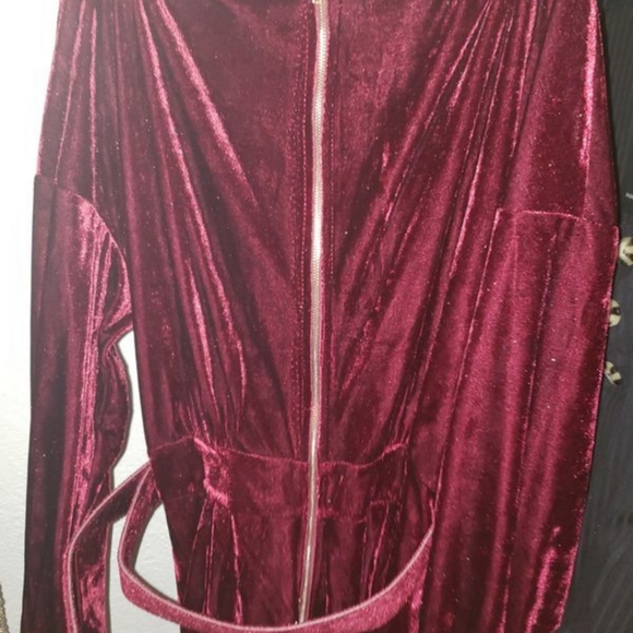 FASHION NOVA ROMPER - Picture 3 of 5